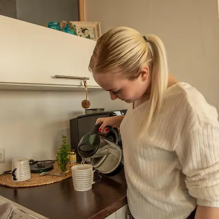 Daire Merevaatega Majutus Sadamas Kärdla