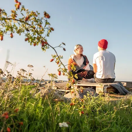 Merevaatega Majutus Sadamas